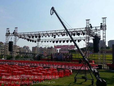 高明舞臺藝術一站式解決方案 燈光音響、背景噴繪與專業搭建服務詳解